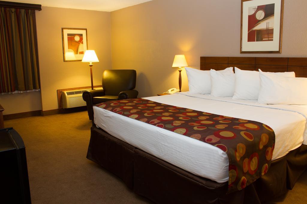 Queen Room - Mobility Access/Non-Smoking